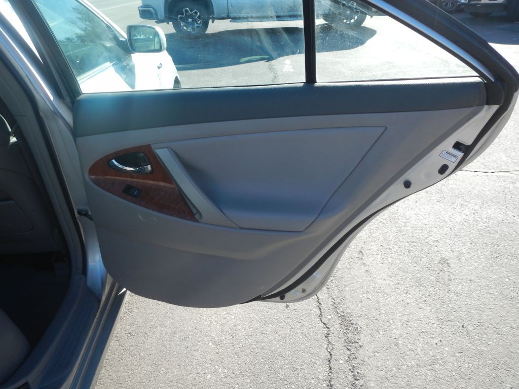 2011 Toyota Camry Image 24