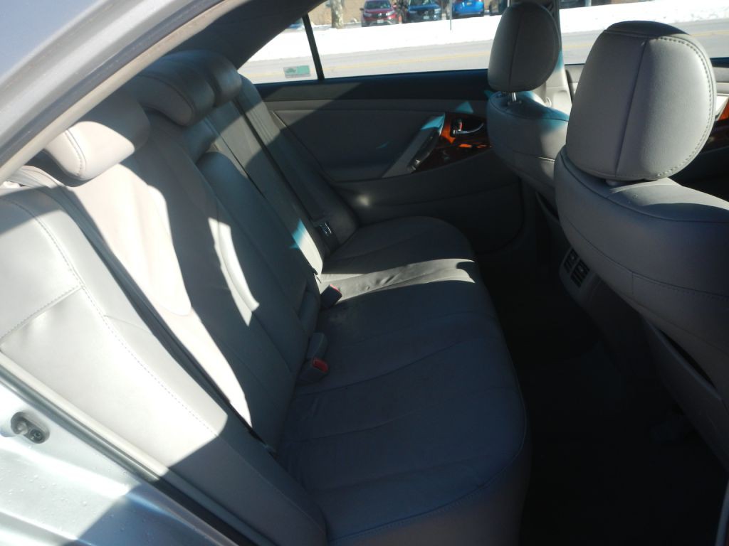 2011 Toyota Camry Image 29