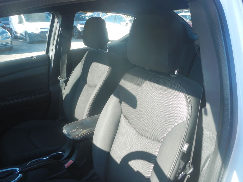 2013 Dodge Avenger Image 4