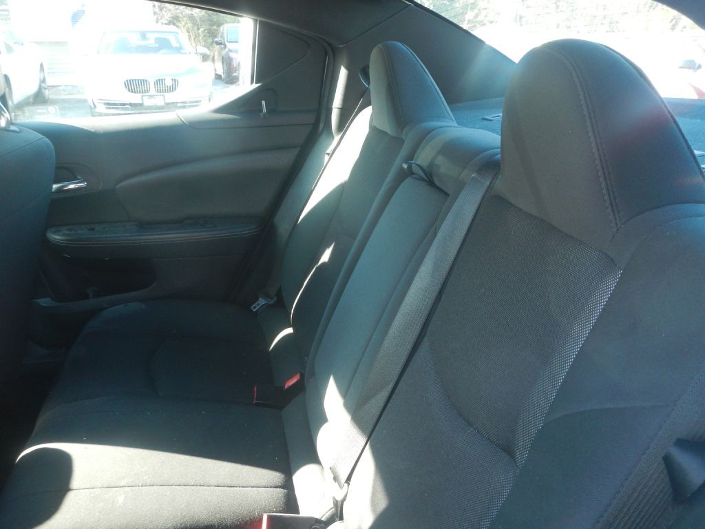 2013 Dodge Avenger Image 5