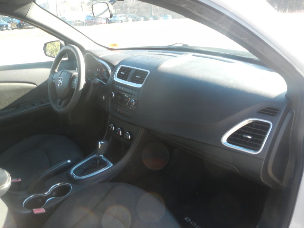 2013 Dodge Avenger Image 10