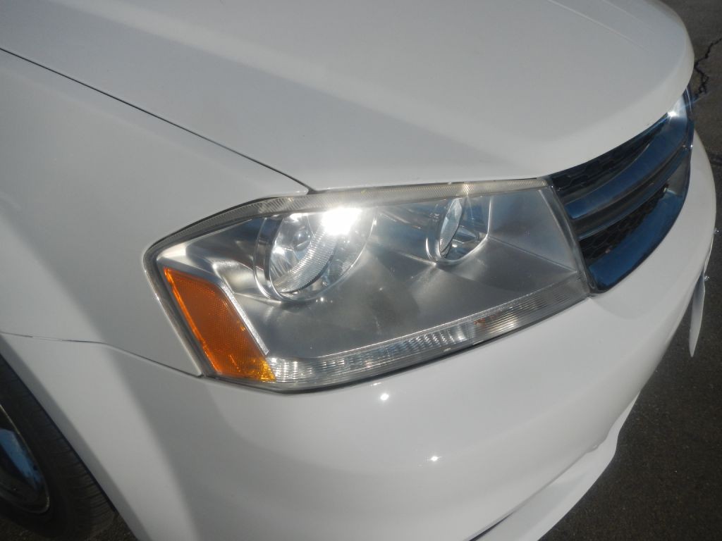 2013 Dodge Avenger Image 11