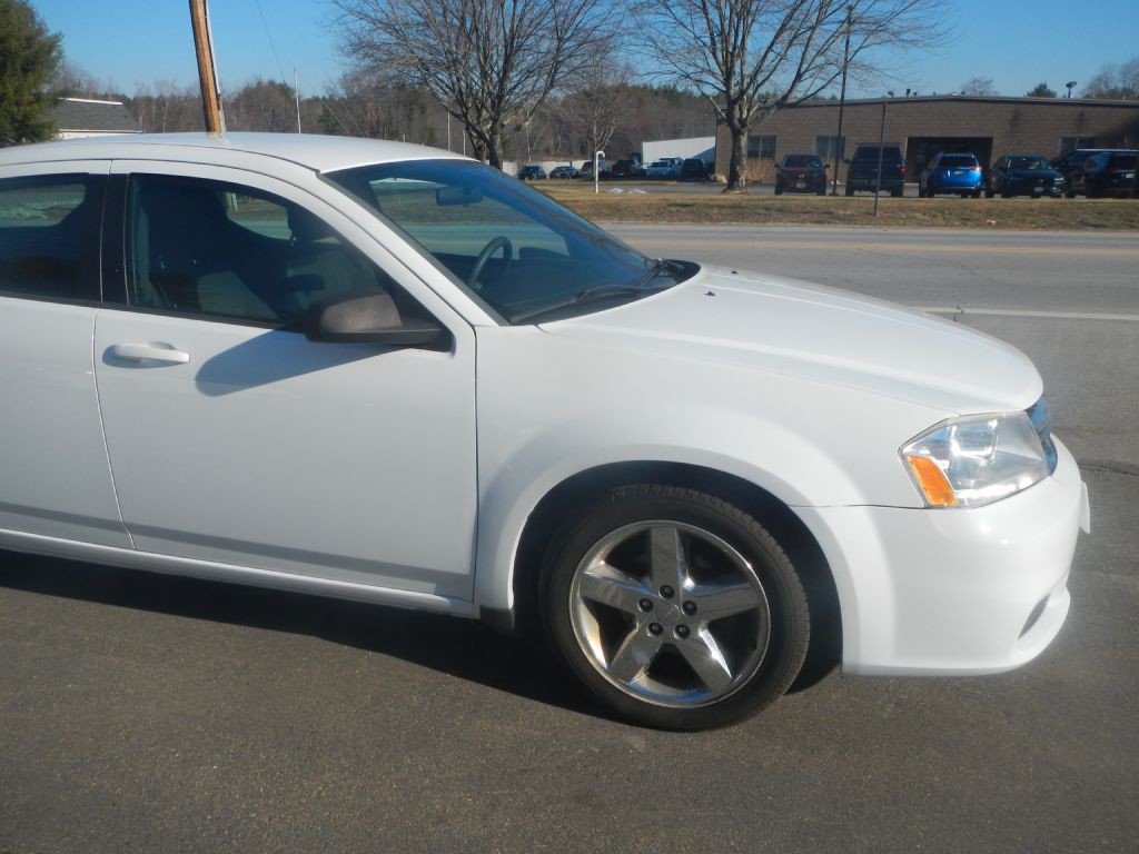 2013 Dodge Avenger Image 12