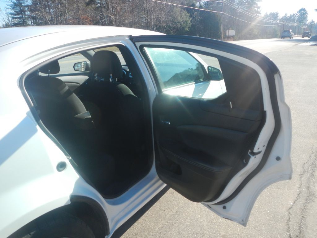 2013 Dodge Avenger Image 23