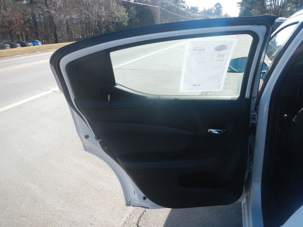 2013 Dodge Avenger Image 38