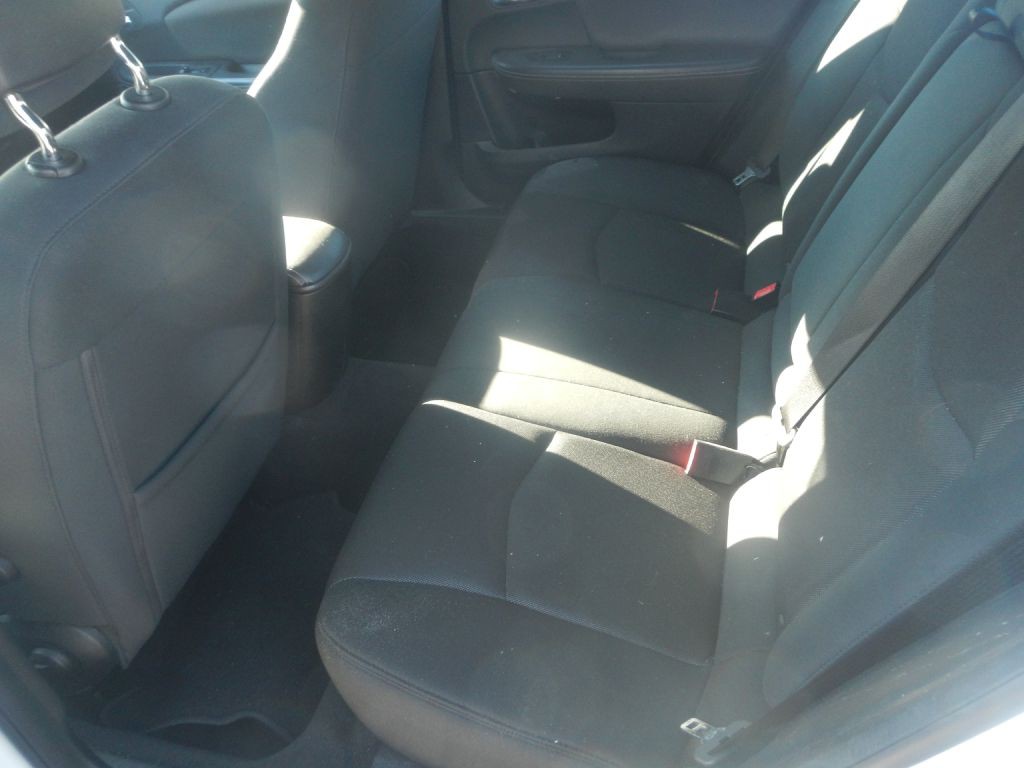 2013 Dodge Avenger Image 39