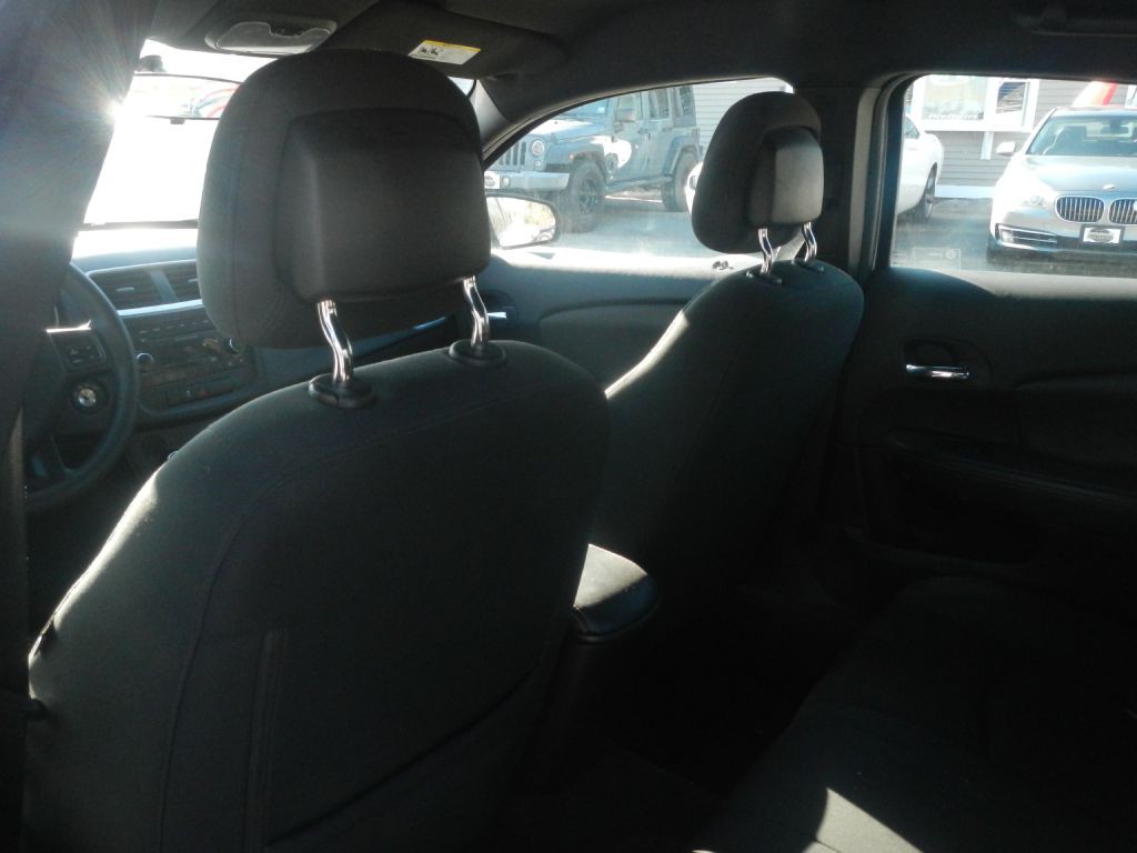 2013 Dodge Avenger Image 41