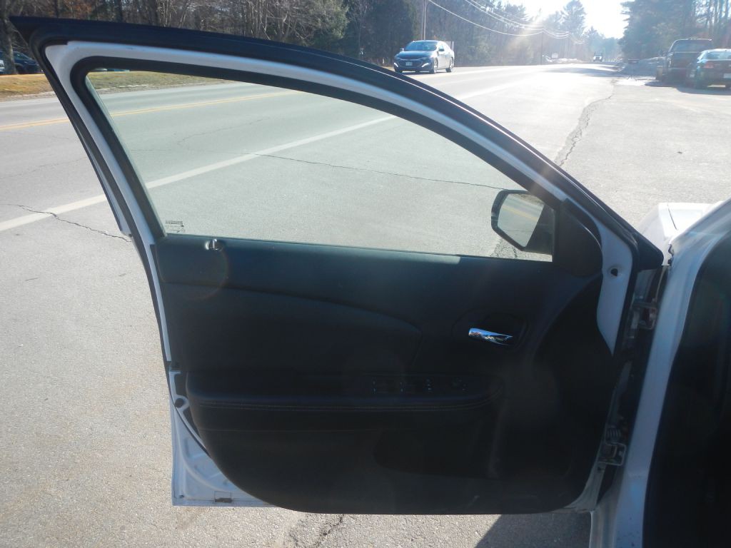 2013 Dodge Avenger Image 43