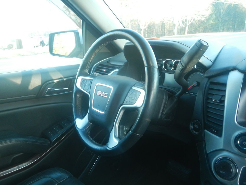 2015 GMC Yukon Image 25