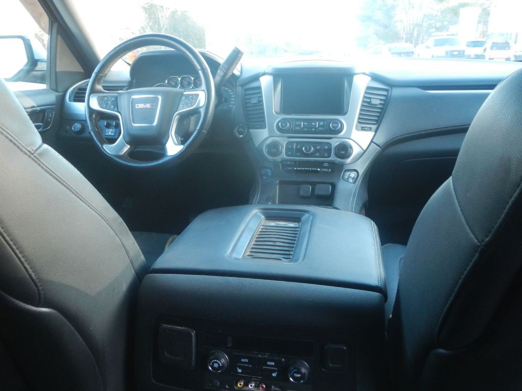2015 GMC Yukon Image 32