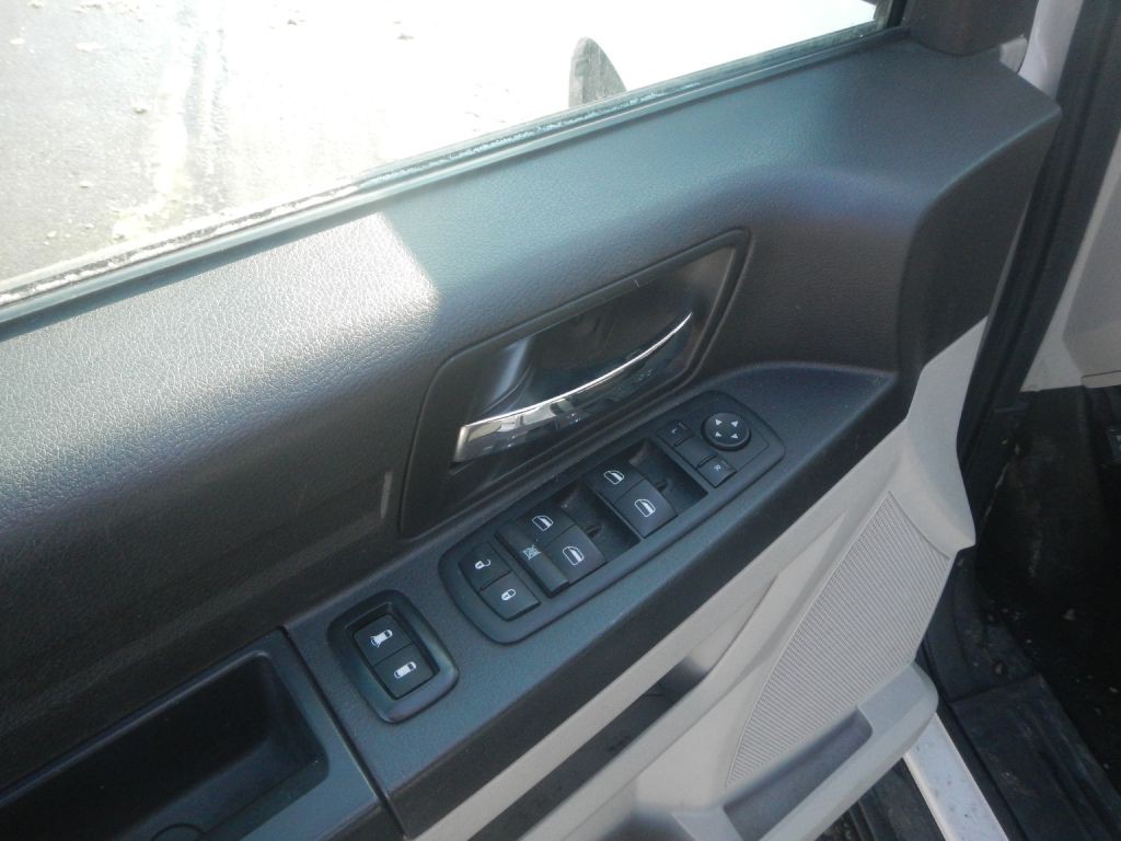 2008 Dodge Grand Caravan Image 46