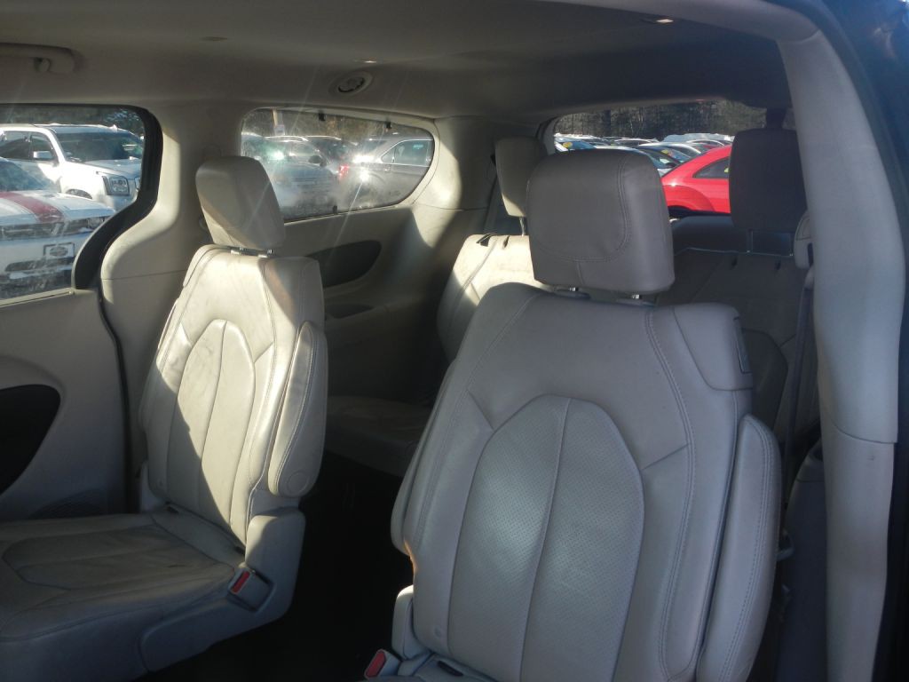 2018 Chrysler Pacifica Image 33
