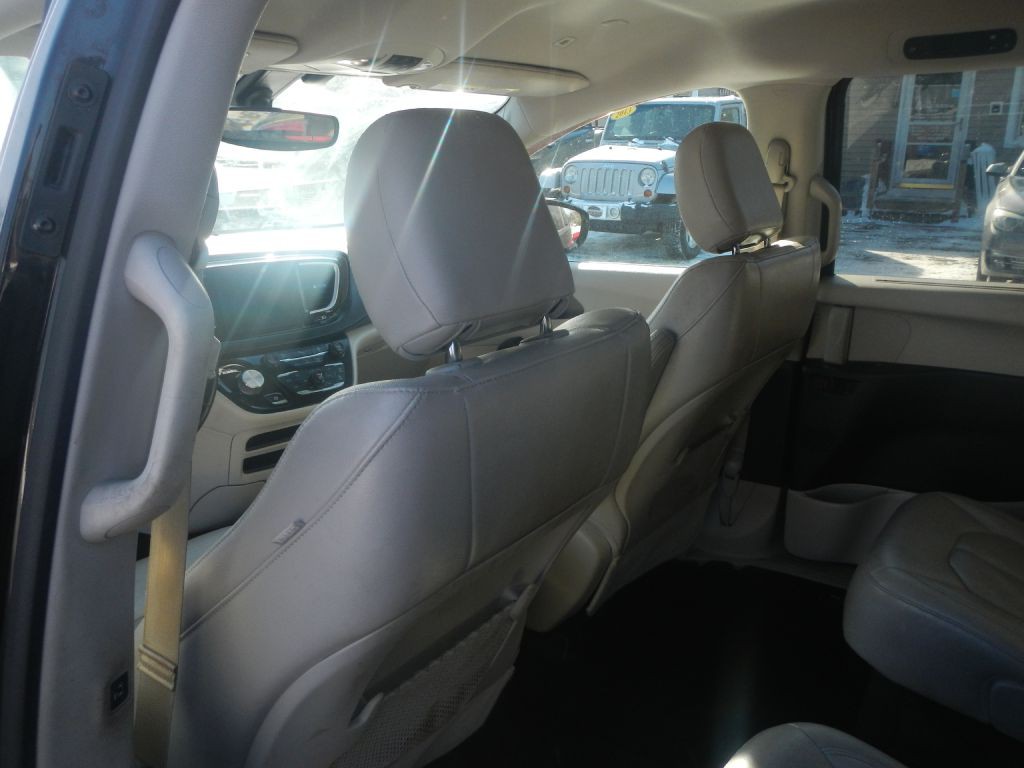 2018 Chrysler Pacifica Image 36