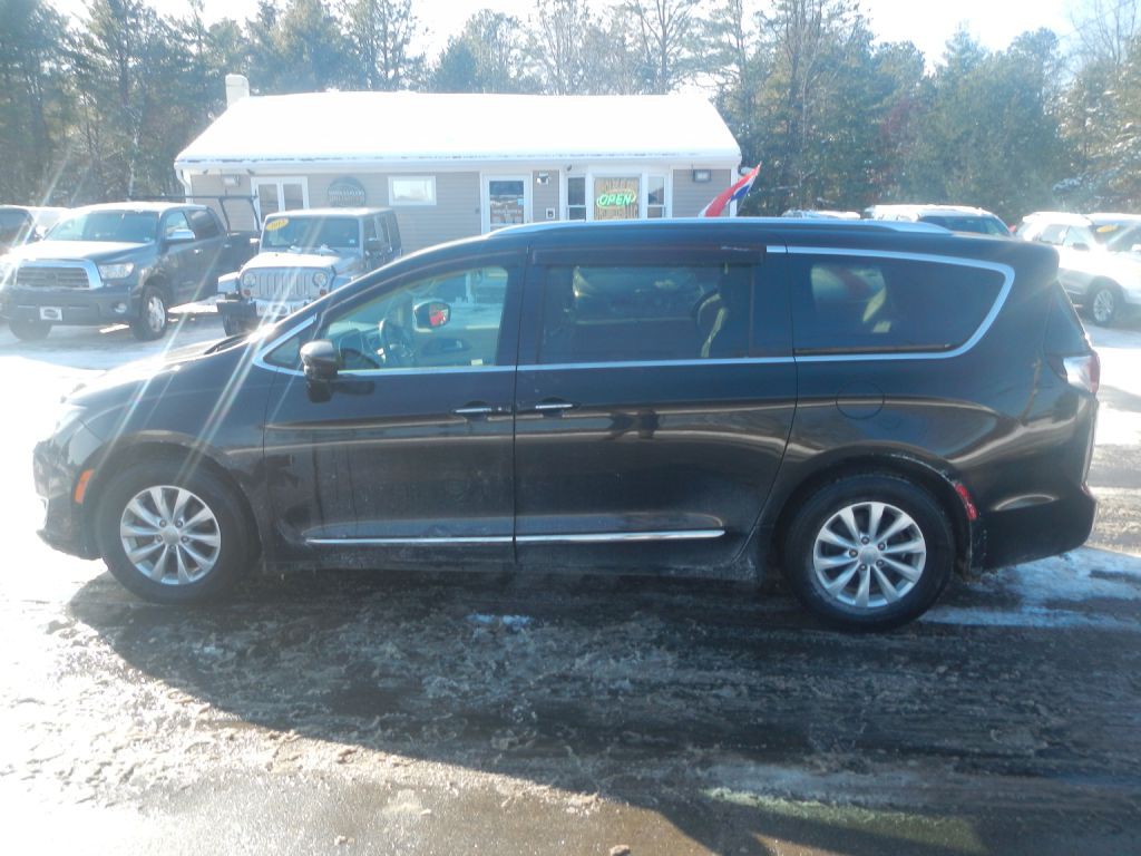2018 Chrysler Pacifica Image 43