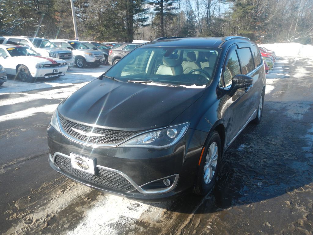 2018 Chrysler Pacifica Image 44