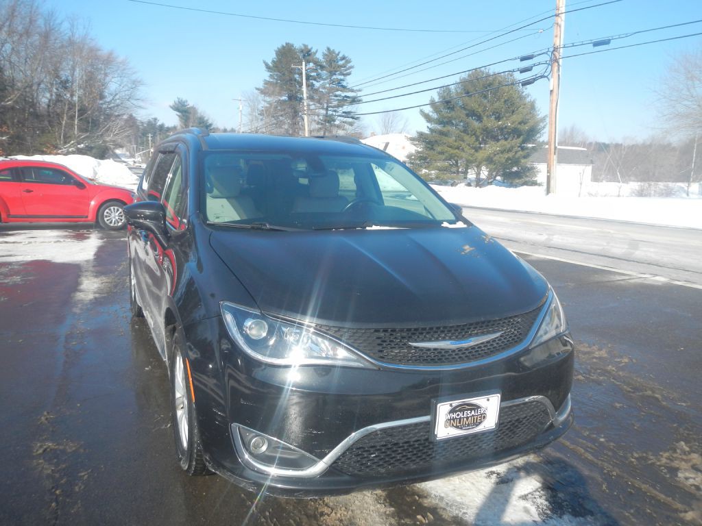 2018 Chrysler Pacifica Image 45
