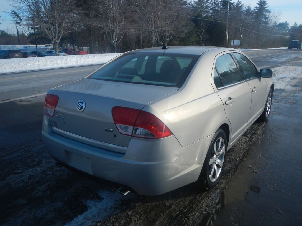 2010 Mercury Milan Image 5