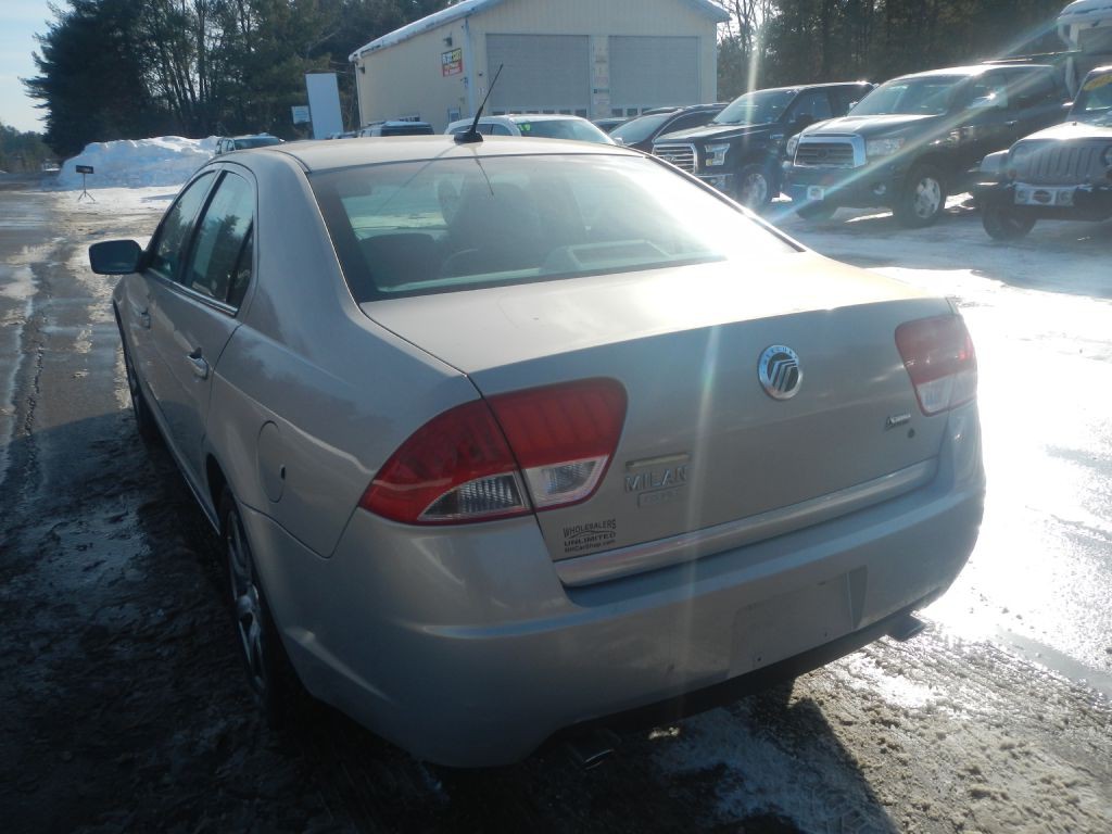 2010 Mercury Milan Image 6