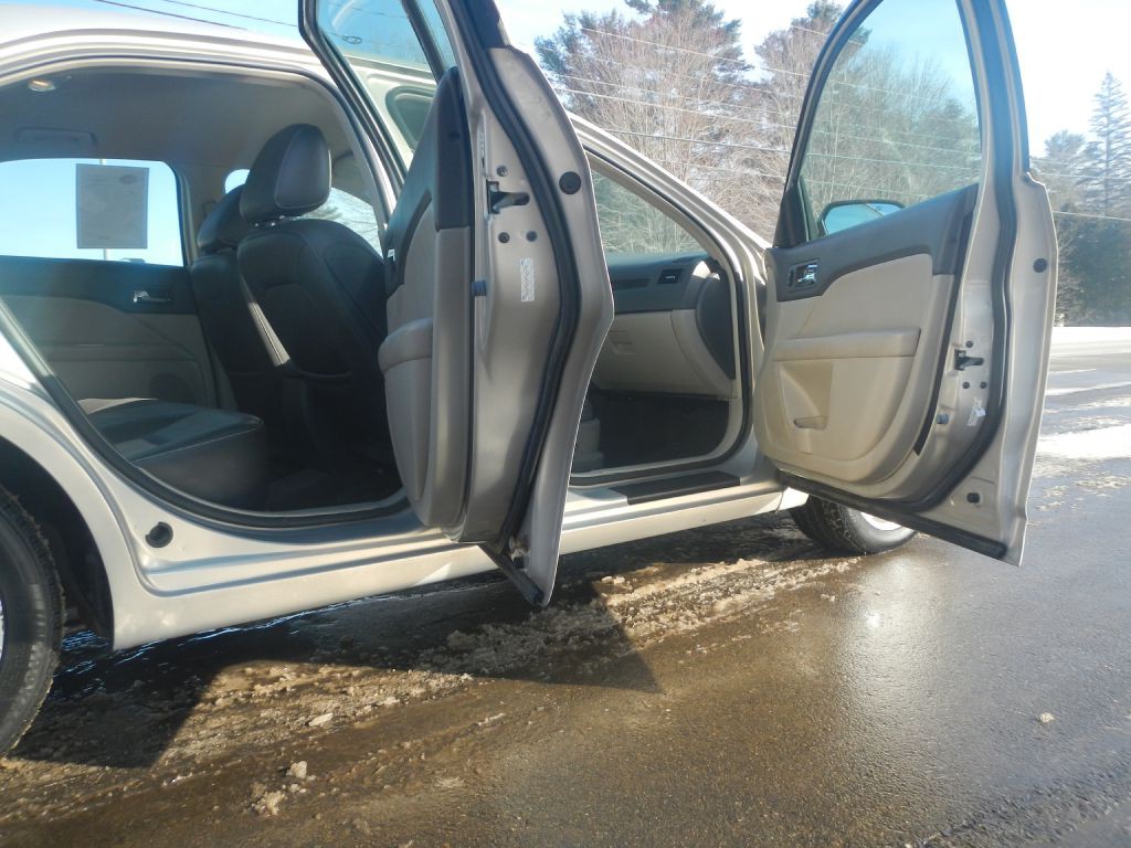 2010 Mercury Milan Image 17