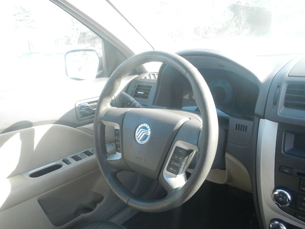 2010 Mercury Milan Image 22