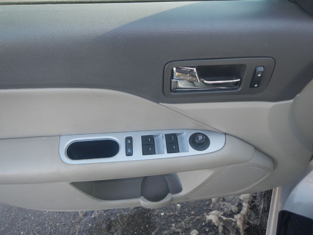 2010 Mercury Milan Image 41