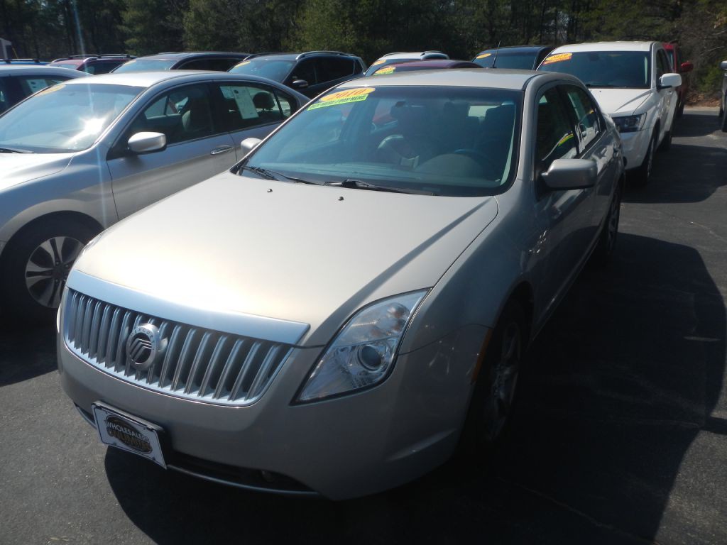 2010 Mercury Milan Image 2