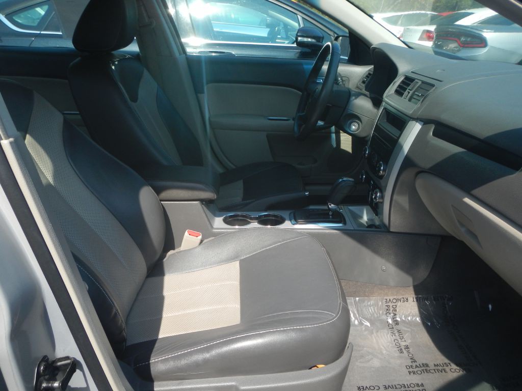 2010 Mercury Milan Image 17