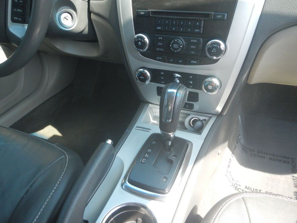2010 Mercury Milan Image 22