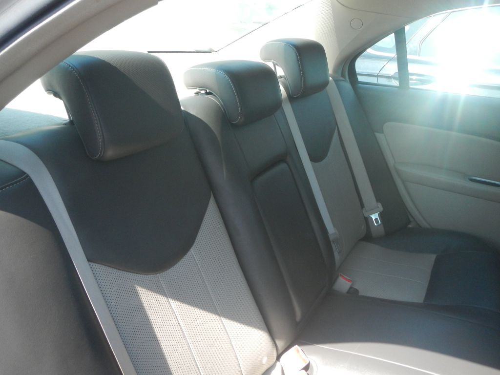 2010 Mercury Milan Image 28