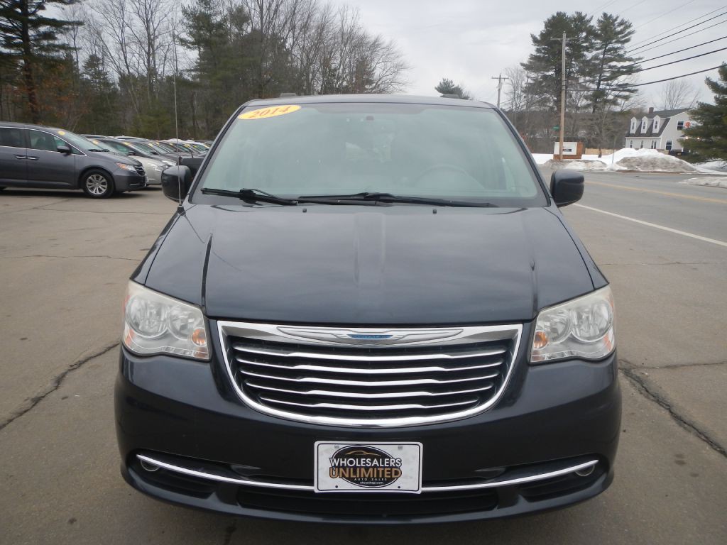 2014 Chrysler Town & Country Image 13