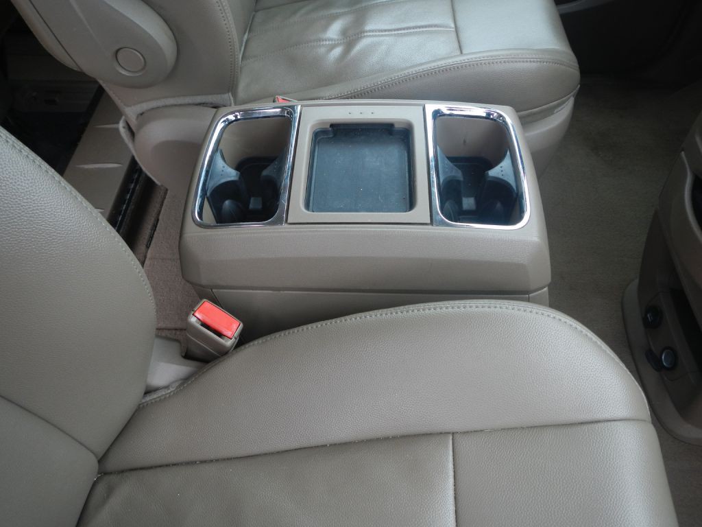 2014 Chrysler Town & Country Image 19