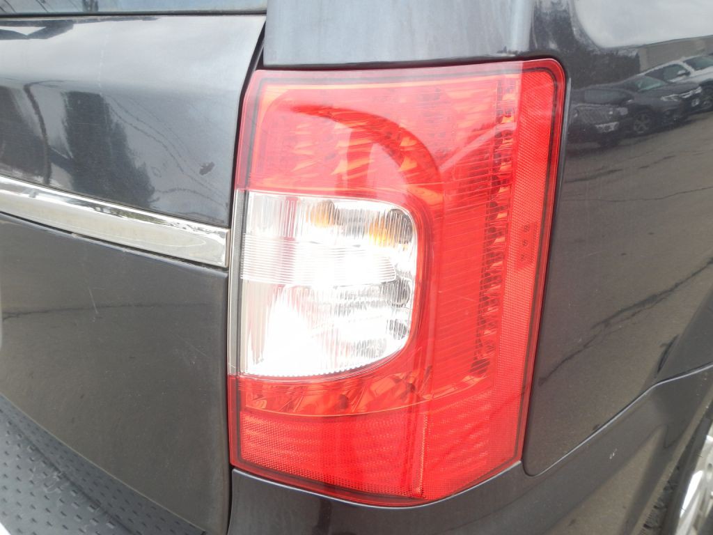 2014 Chrysler Town & Country Image 27