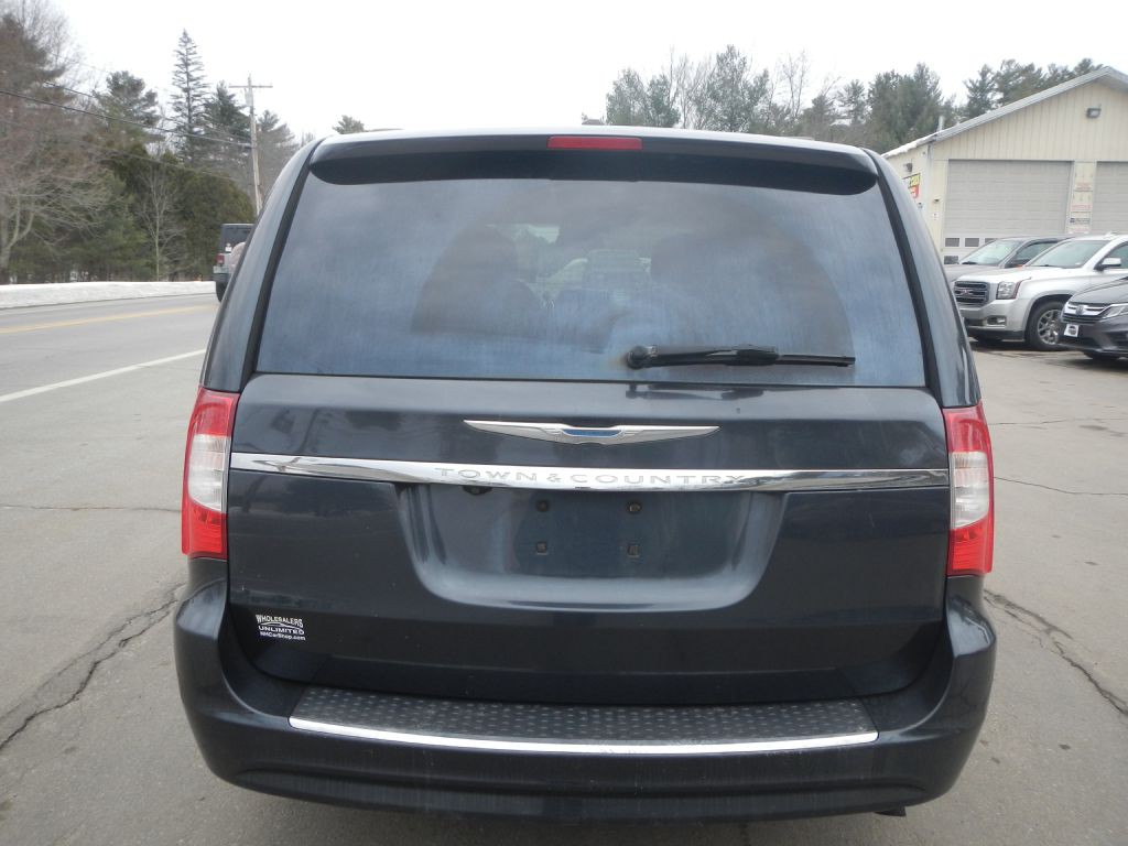 2014 Chrysler Town & Country Image 28