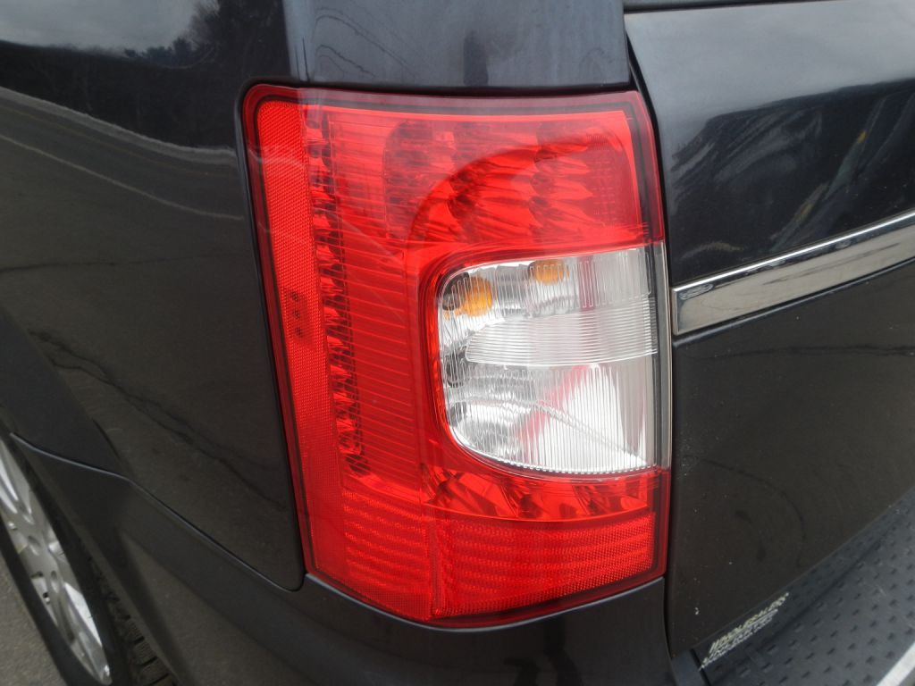 2014 Chrysler Town & Country Image 29