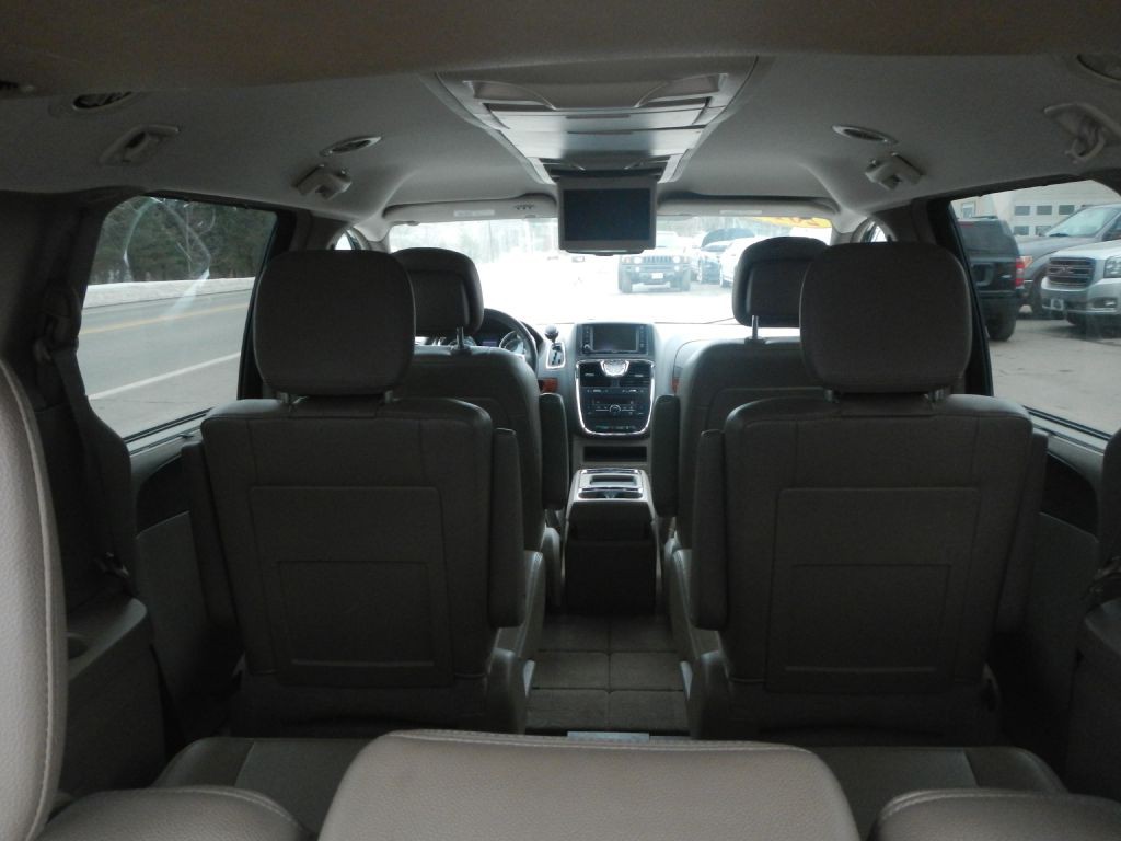 2014 Chrysler Town & Country Image 31