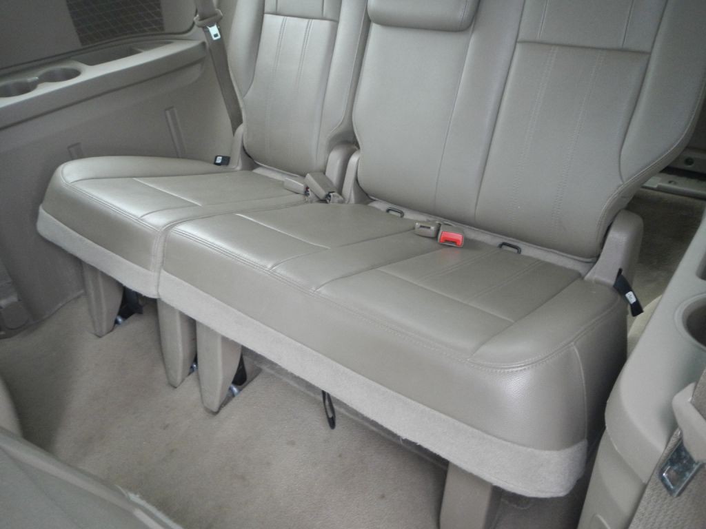 2014 Chrysler Town & Country Image 33