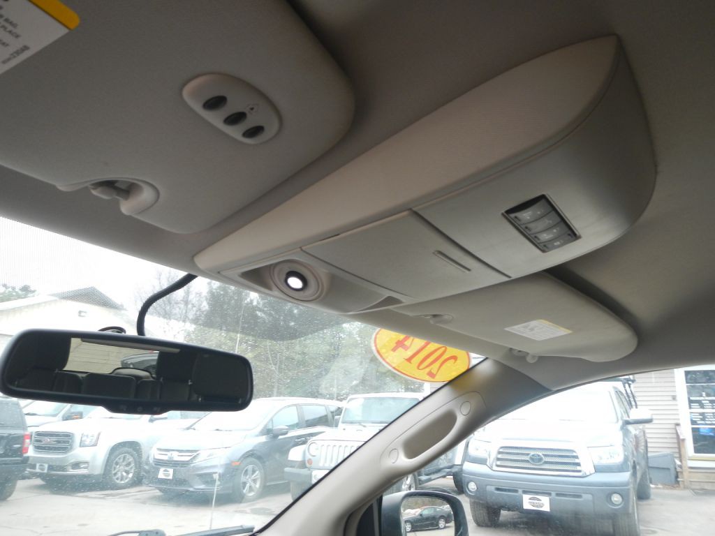 2014 Chrysler Town & Country Image 45