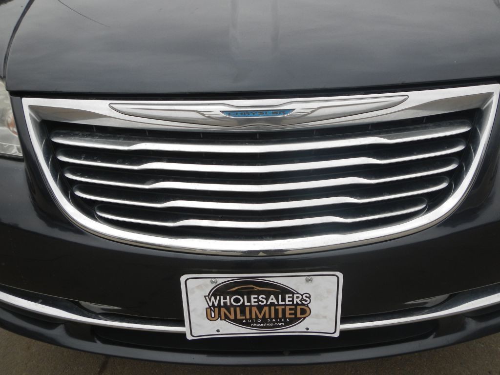 2014 Chrysler Town & Country Image 48