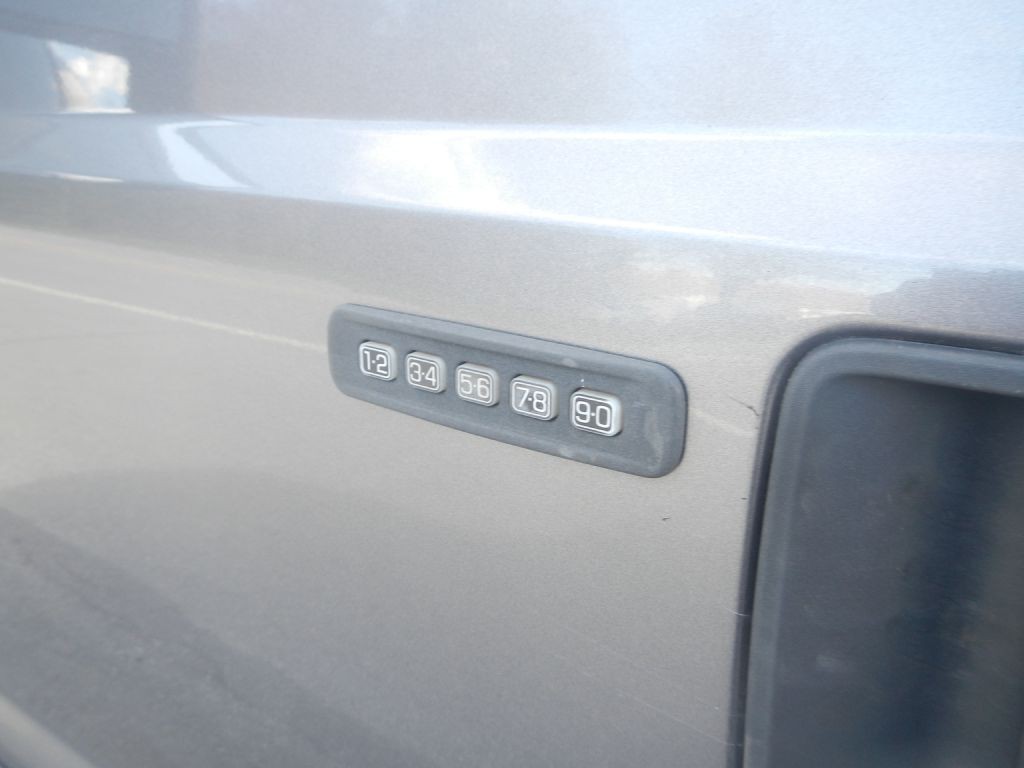 2009 Ford F-350 Image 38