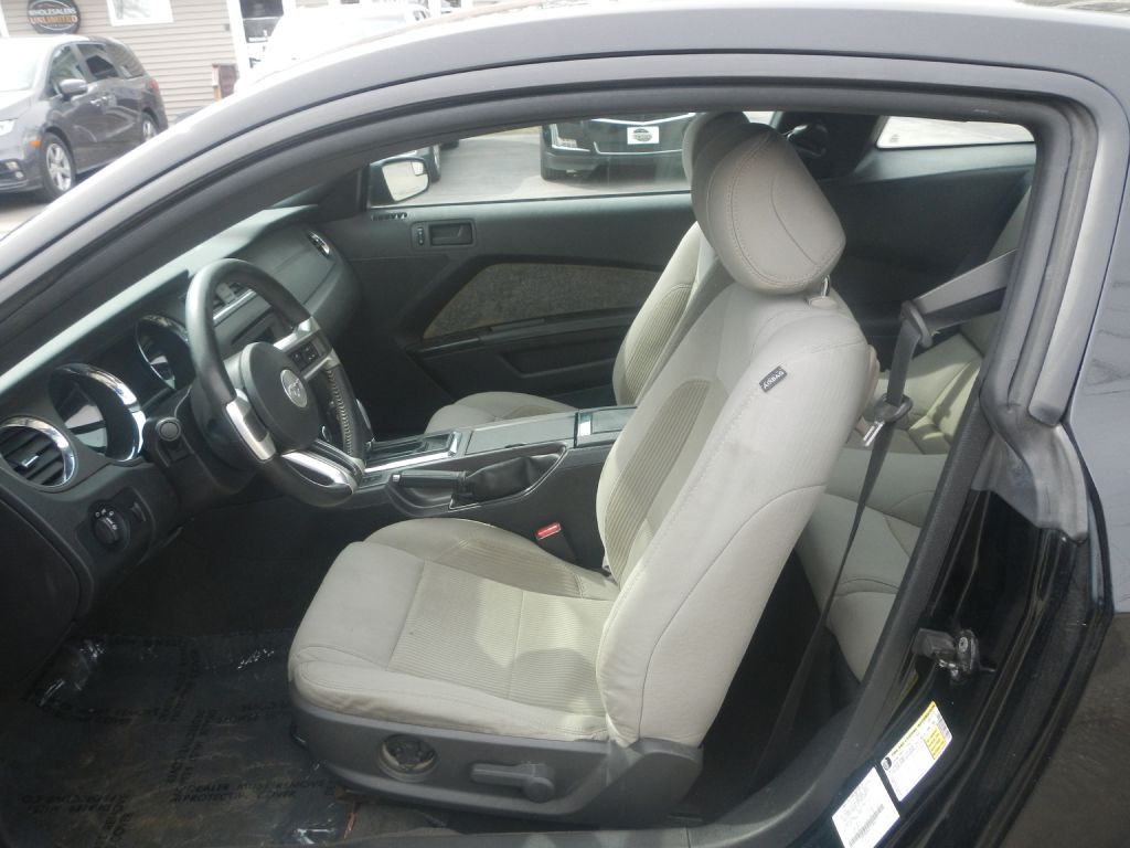 2014 Ford Mustang Image 28