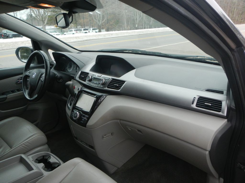 2015 Honda Odyssey Image 3