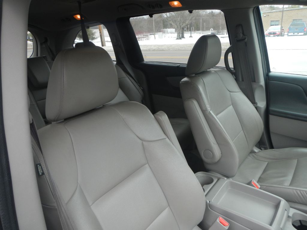2015 Honda Odyssey Image 4