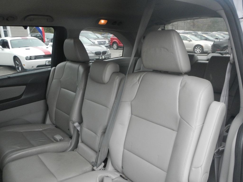 2015 Honda Odyssey Image 9