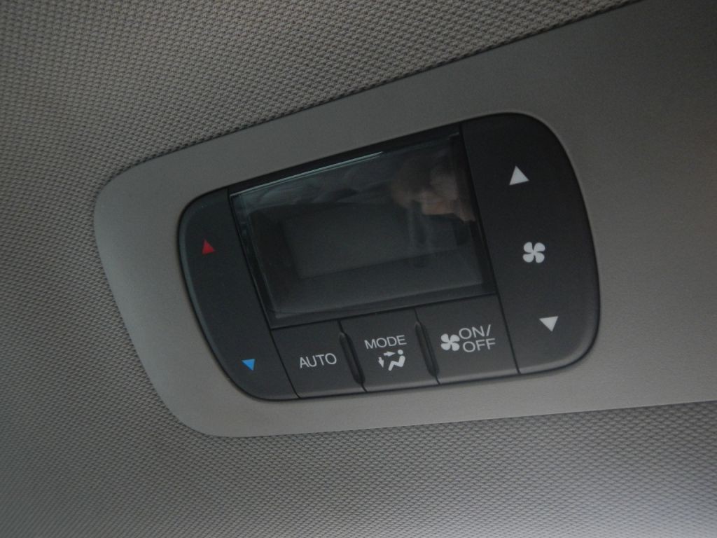 2015 Honda Odyssey Image 29