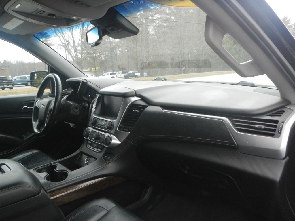 2017 Chevrolet Tahoe Image 3
