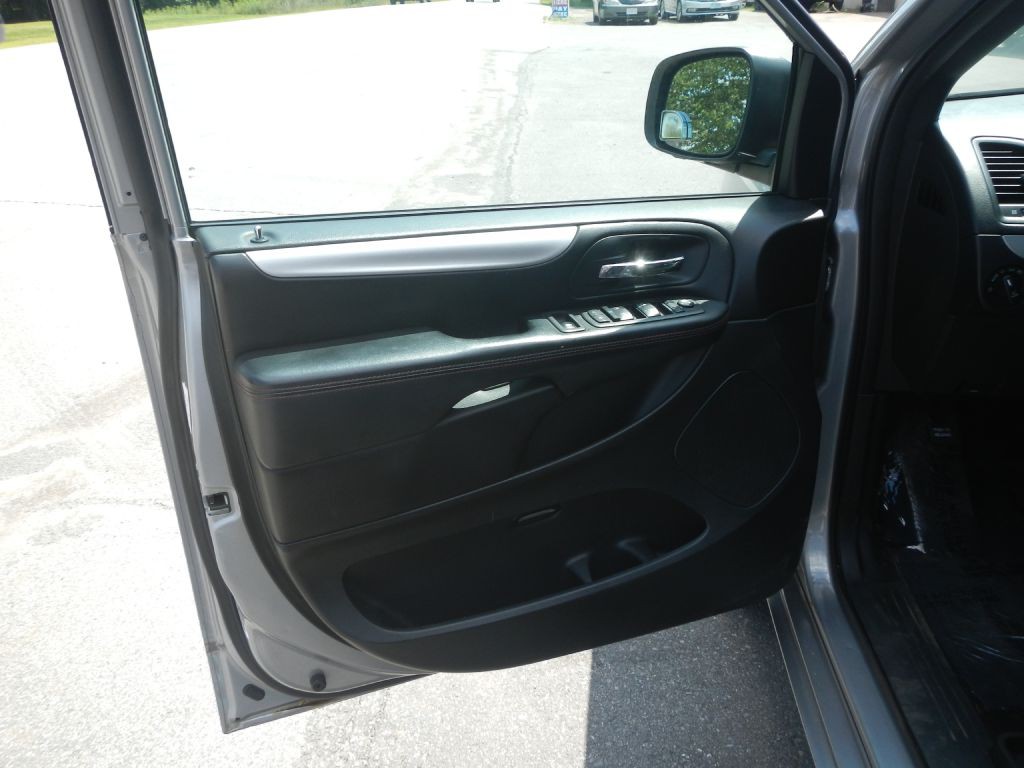 2014 Dodge Grand Caravan Image 50
