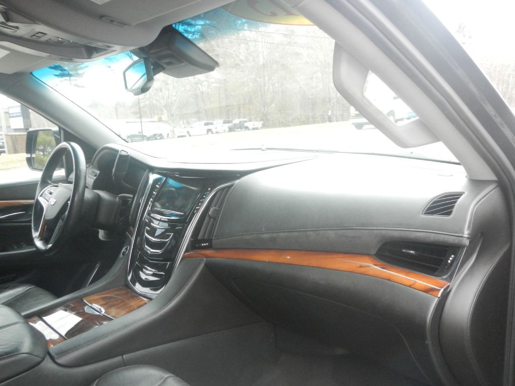 2015 Cadillac Escalade Image 4