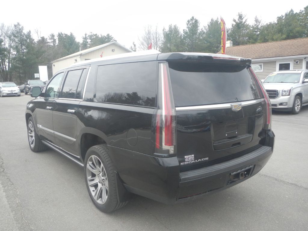 2015 Cadillac Escalade Image 8