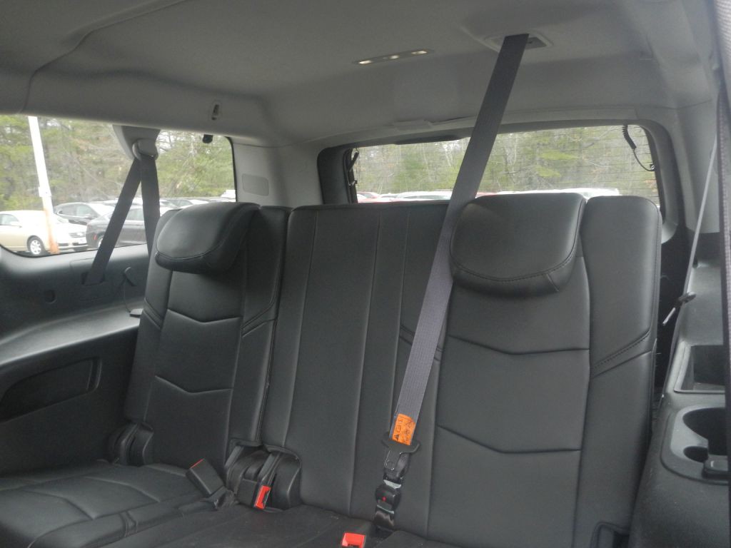 2015 Cadillac Escalade Image 9