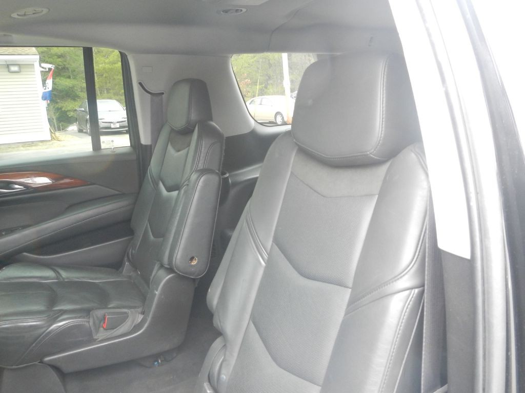 2015 Cadillac Escalade Image 10
